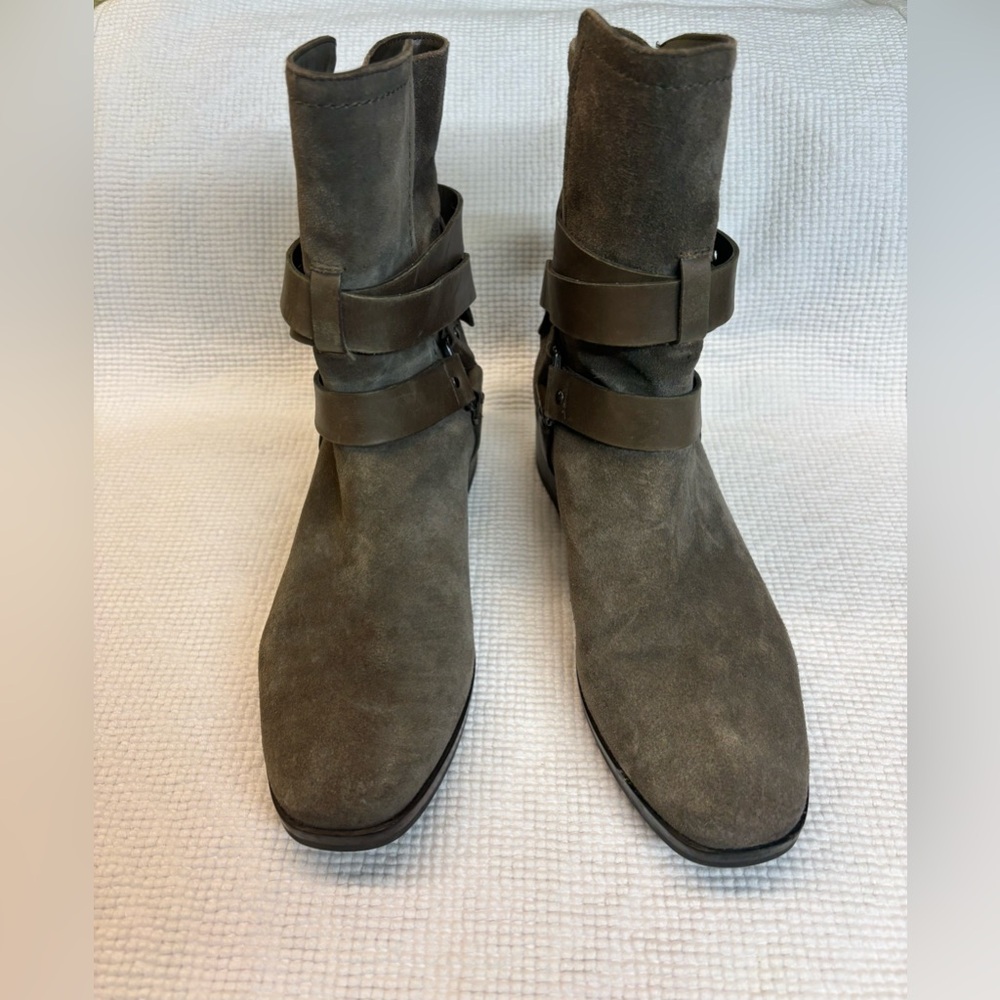 Pour la Victoire grey Suede Ankle Boots